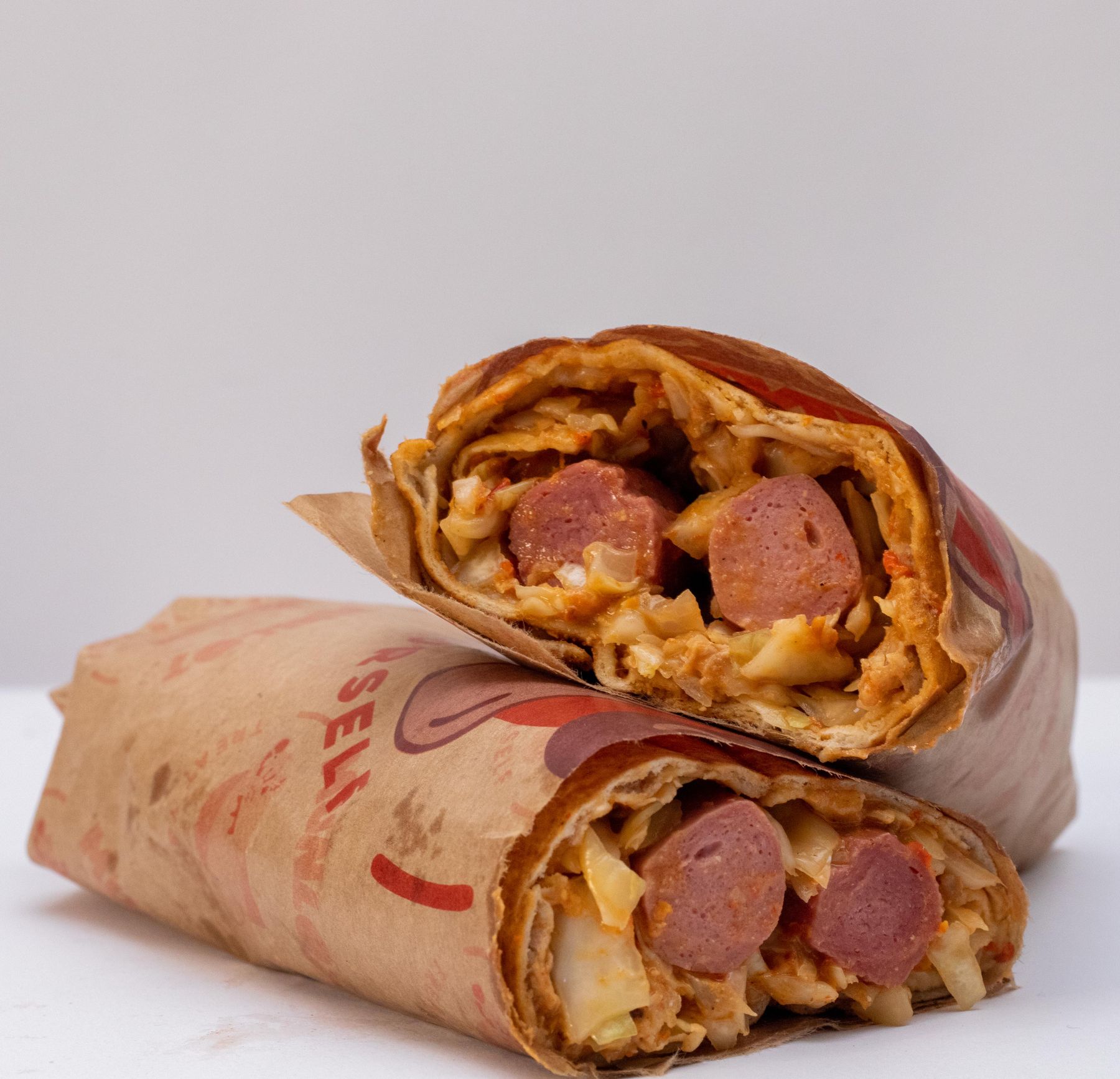 Wraps filled with grilled meat